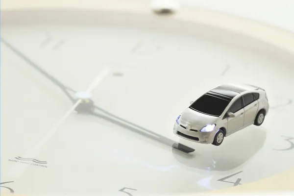 Prius y reloj — Foto de Stock