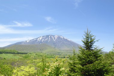 mt.iwate ve mavi gökyüzü