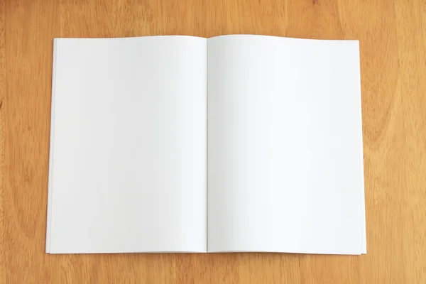 打开新的白色笔记本 — 图库照片