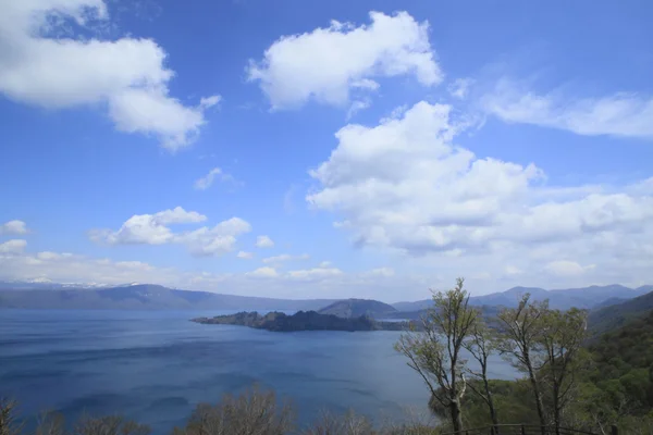 Towada-järvi — kuvapankkivalokuva