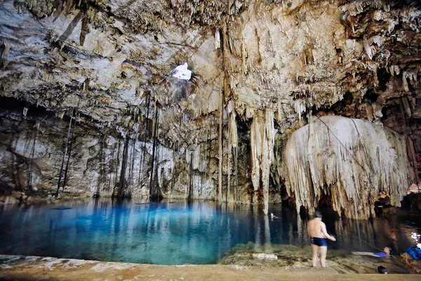 Cenote of dzitnup — Stock Photo, Image