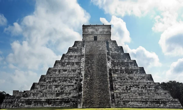 Kukulkan piramis chichen itza mexikói yucatan — Stock Fotó