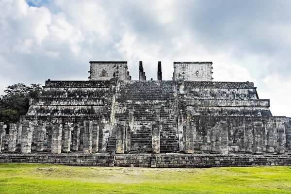 Templo del guerrero jaguar Chichén Itzá —  Fotos de Stock