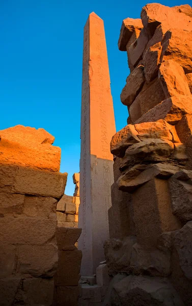 Obelisk świątyni karnak — Zdjęcie stockowe