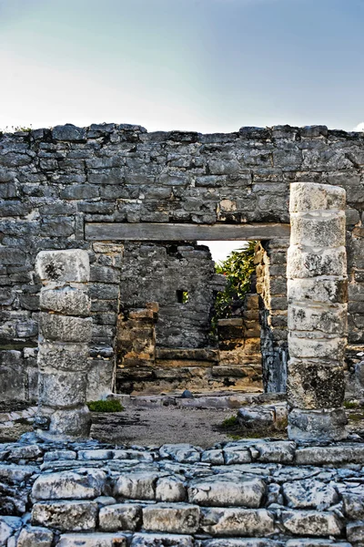 Sitio arqueológico maya de tulum — Foto de Stock