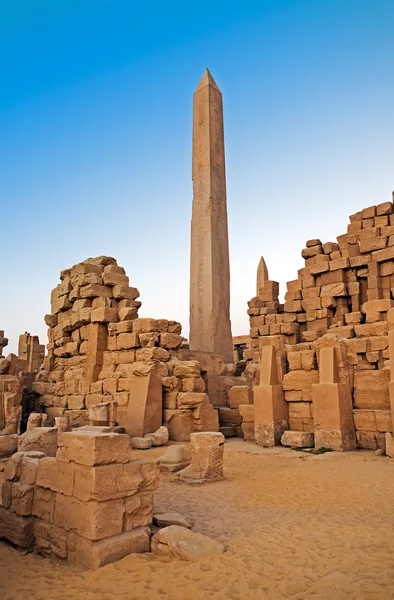 Obelisco del templo karnak — Foto de Stock