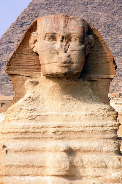 Die Sphinx und die Pyramiden — Stockfoto