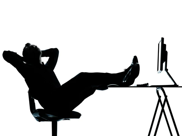 Jeden obchodní muž počítač výpočetní relaxační silueta — Stock fotografie