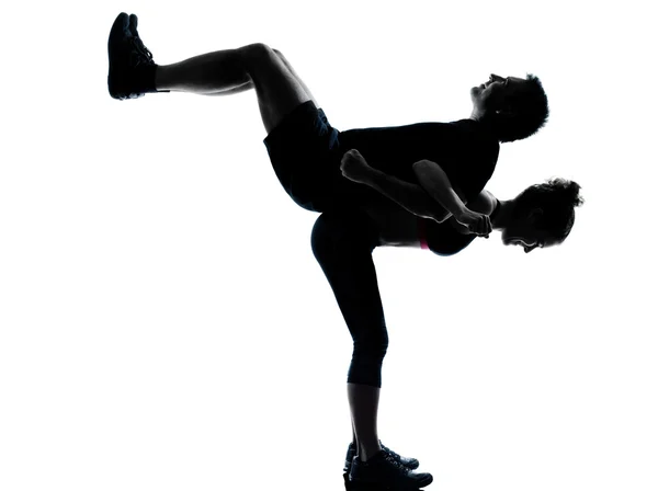 Um casal homem mulher exercitando aptidão treino — Fotografia de Stock