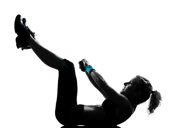 女性トレーニング フィットネス姿勢腹筋腕立て伏せ — ストック写真