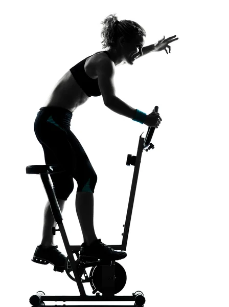 Ženská cyklistika cvičení fitness postoj — Stock fotografie