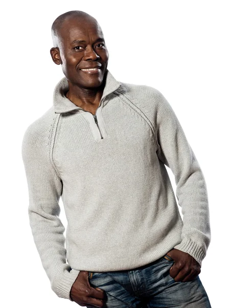 Portrét africké člověka v běžné nošení s úsměvem — Stock fotografie