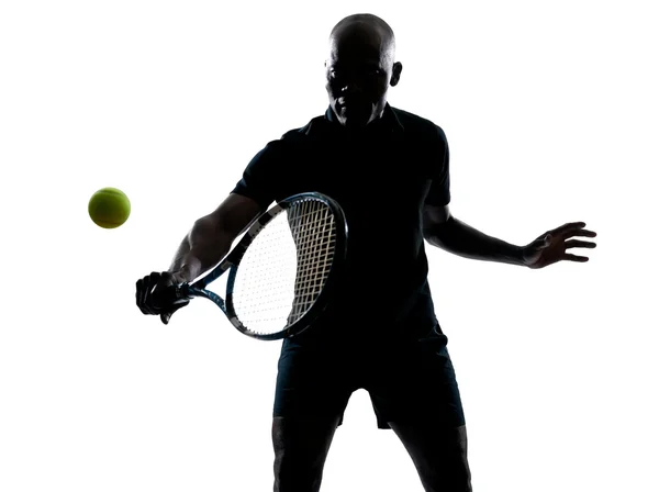 男性のテニス プレーヤーのバックハンド — ストック写真
