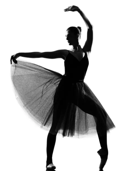 Жінка танцівниця балету стоячи позу — стокове фото