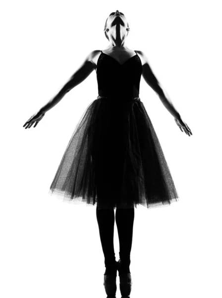 女性バレリーナ バレエ チュチュ ダンサーの踊りの立ちつま先ポーズ — ストック写真