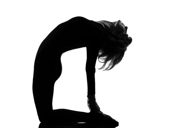 Ustrasana cammello posa yoga donna — Foto Stock