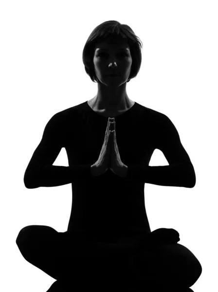 Kvinna sukhasana utgör meditation yoga — Stockfoto