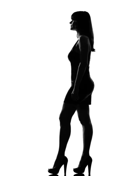 Κομψή σιλουέτα γυναίκα στέκεται προφίλ ολόσωμο — Φωτογραφία Αρχείου