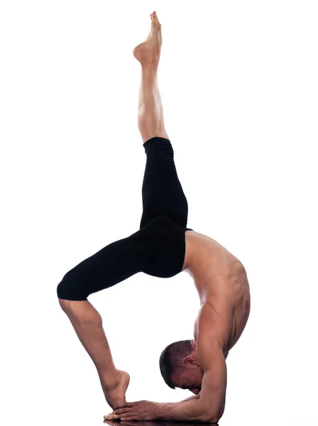 Hombre yoga Eka Pada Viparita Dandasana pose — Foto de Stock