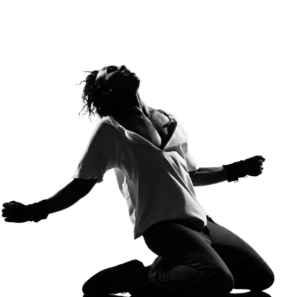 Hip hop dançarino funk dançando homem ajoelhado gritando — Fotografia de Stock