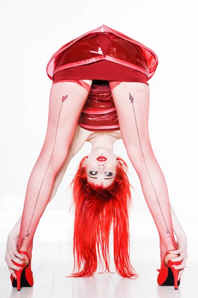 Lustig & sexy ausdrucksstarkes rothaariges Mädchen — Stockfoto