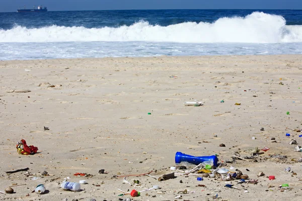 Contaminación en la playa —  Fotos de Stock