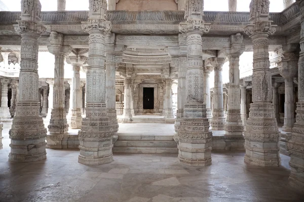 Адинафский храм в Ранакпуре — стоковое фото