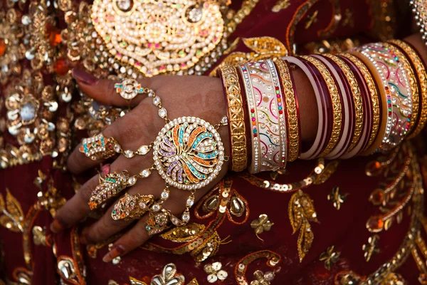 Pareja de boda en Jaisalmer — Foto de Stock