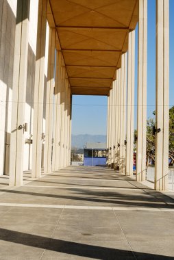 kapalı bir yürüme yolu