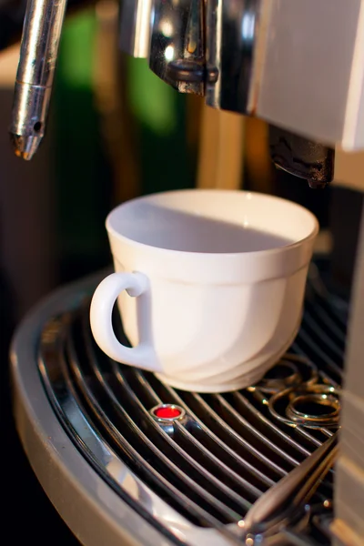 Cafetera y taza —  Fotos de Stock