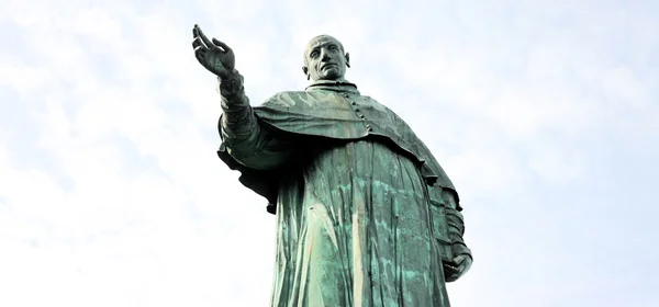 Estátua de São Carlos Borromeu — Fotografia de Stock