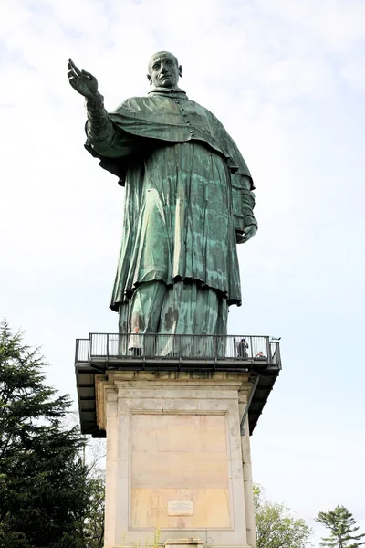 Statue of St. Charles Borromeo — Stock Photo, Image