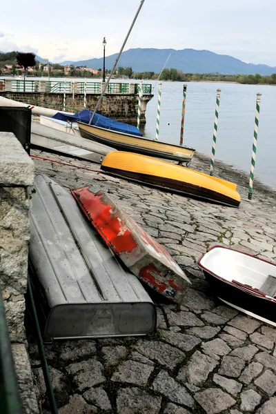 Lake maggiore tekneler — Stok fotoğraf