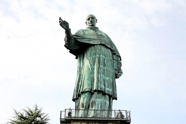 Estátua de São Carlos Borromeu — Fotografia de Stock