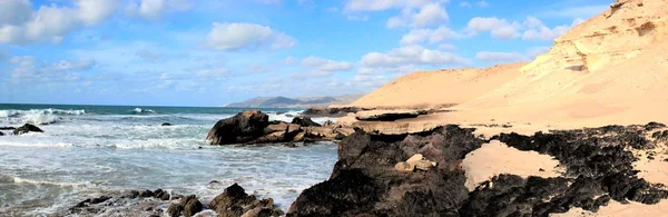 Fuerteventura panoramisch uitzicht van tropisch strand — Stockfoto