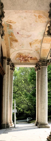 Particular de la iglesia en Sacro Monte en Orta — Foto de Stock