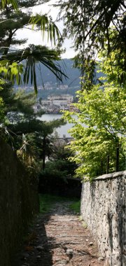 bir orta san giulio Gölü, novara görünümünü