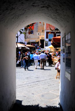 Merkezi yer ve turistik capri Adası, İtalya