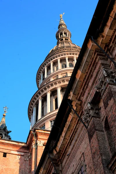Basilica di San Gaudenzio di Alessandro Antonelli e costruita nel 1888 — Foto Stock