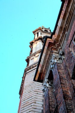 Basilica san gaudenzio alessandro antonelli ve 1888 yılında inşa edilmiş olan