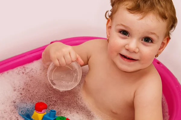Bañar al niño — Foto de Stock