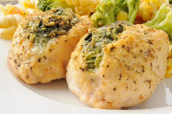 Chicken breasts stuffed with spinach florentine — Stock Photo, Image