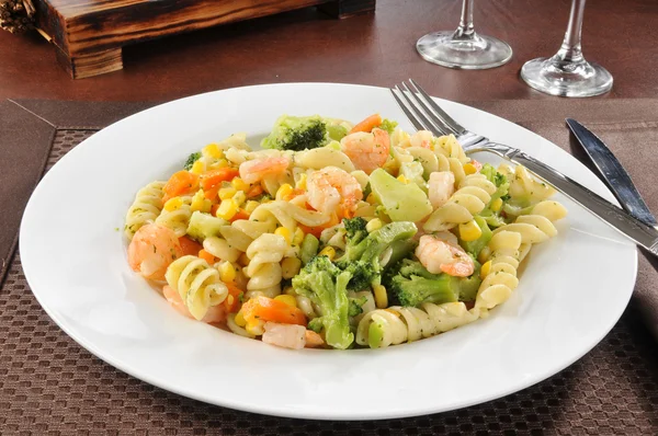 Garlic shrimp and pasta — Stock Photo, Image