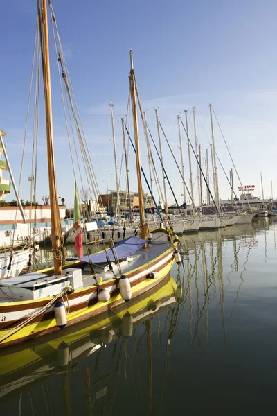 Barcos en el puerto de Riccione —  Fotos de Stock