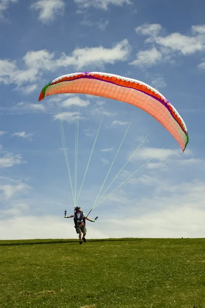 Paragliding na hoře — Stock fotografie