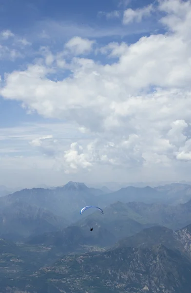 Paragliding — Stockfoto