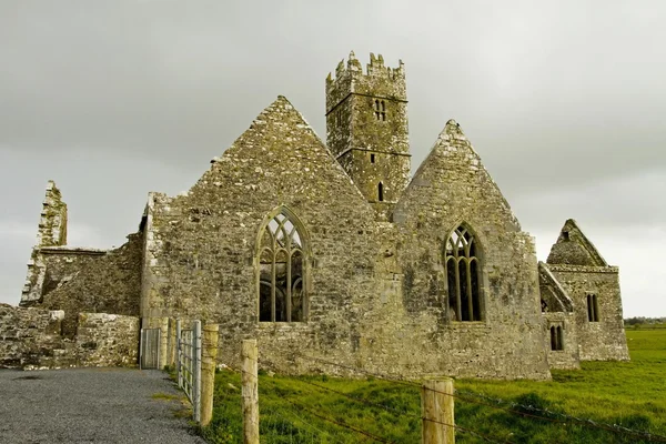 Krajina z Irska kláštera ross. — Stock fotografie