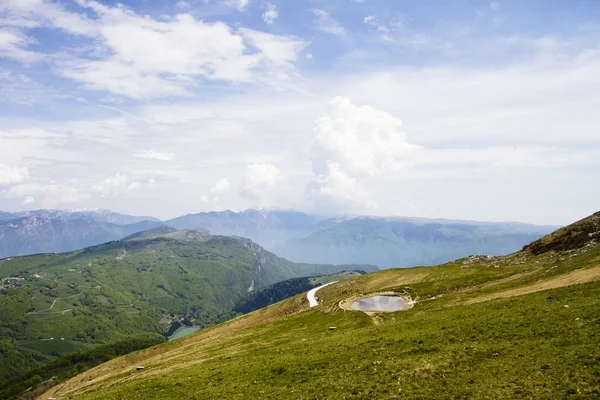 Krajobraz z monte baldo — Zdjęcie stockowe