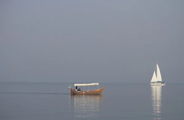 Barcos no lago — Fotografia de Stock