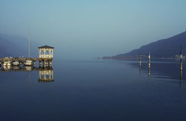Sarnico 景观的伊塞奥湖 — 图库照片